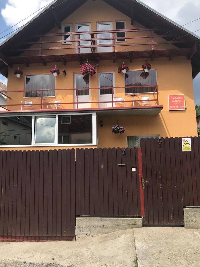 Vila Nina Hotel Azuga Luaran gambar